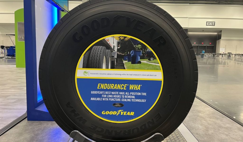 Goodyear desarrolla llanta con aceite de soya para camiones de desechos
