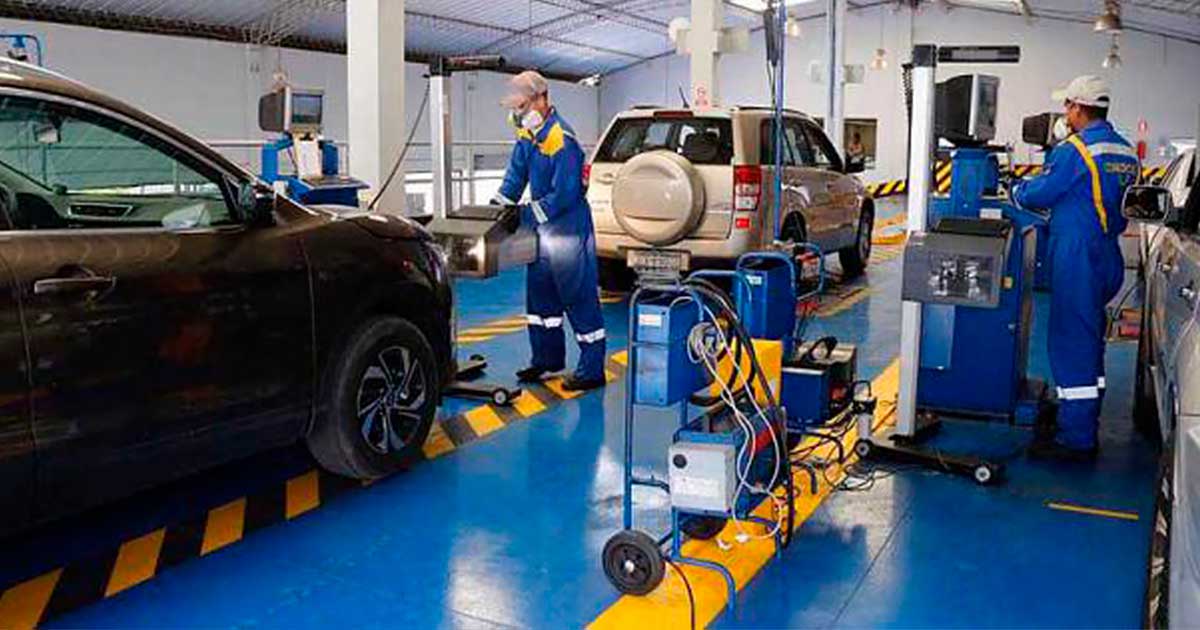 Hora de tocarse el bolsillo otra vez, conductores colombianos. Gracias a la resolución o ley 2283 de 2023 el gobierno decretó, entre otras cosas, la implementación de una póliza de seguro para los usuarios que realizaran su revisión tecnomecánica y que tuviese una vigencia de un año.